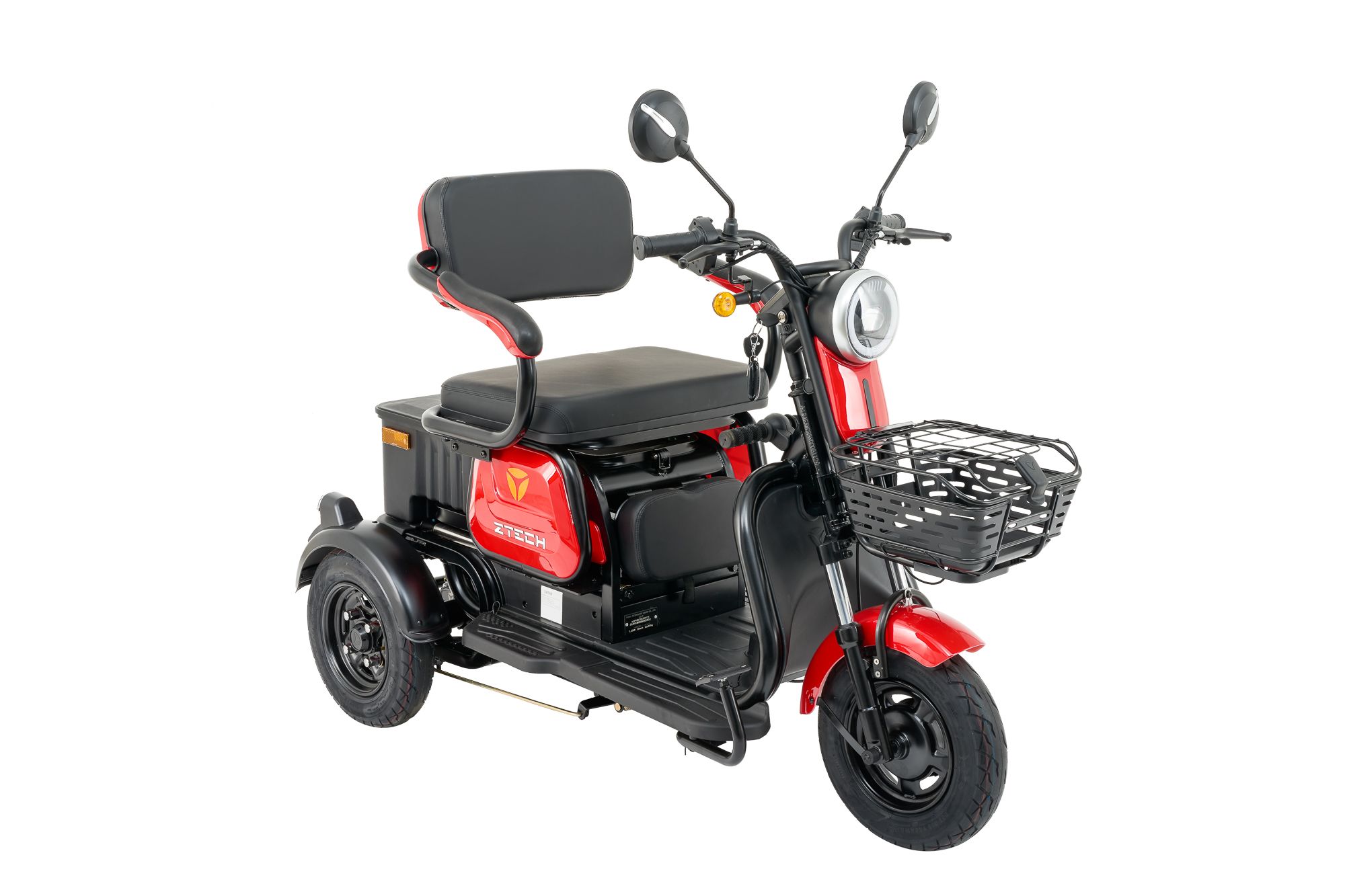 Červený elektro skúter trojkolka